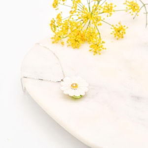 Porcelain White Daisy with sterling silver necklace/ Daisy Necklace/ Flower Pendant/ Flower jewellery/ Daisy Necklace/Birth Moth Flower