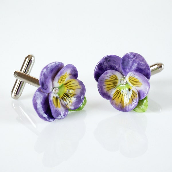 Boutons de manchette pensée violette en porcelaine / boutons de manchette fleurs / cadeau de marié / cadeau meilleur homme / cadeau de marié / boutons de manchette floraux