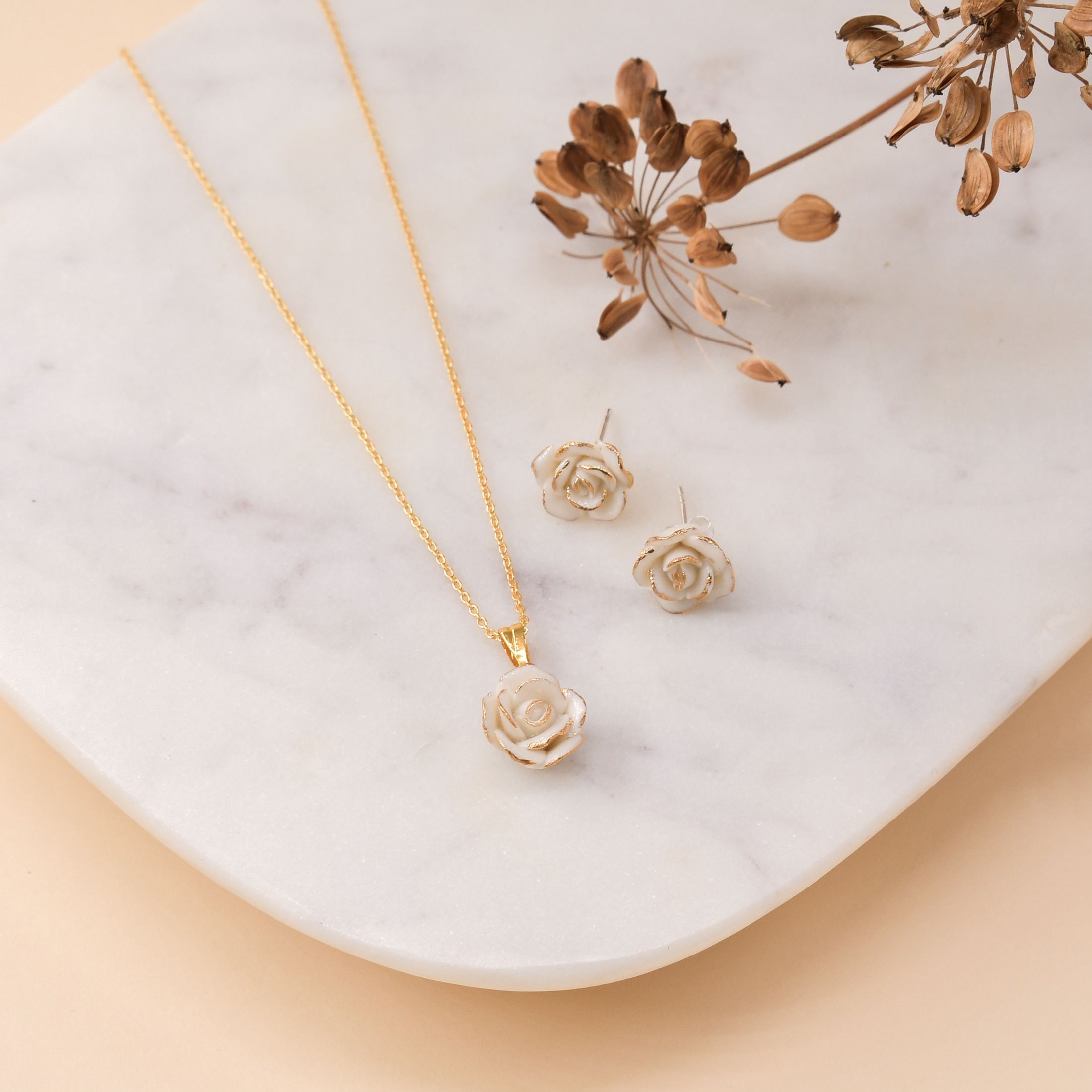 Gold necklace and deals earring set designs