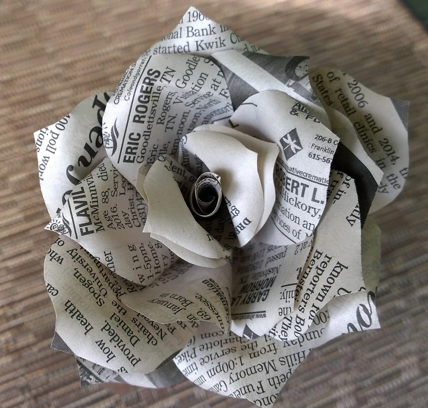 Rosas de periódico Flores de periódico rosas de papel de Etsy México