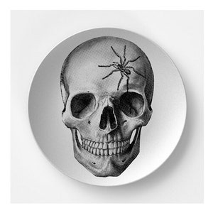 Skull Art Dinner Plate, Black & White Skull Plates, Vintage Anatomy Dinnerware, Halloween Kitchen Decor, Spooky Party Dishes #841