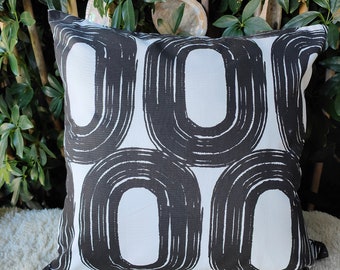 Geometric circle black and white pattern cushion cover, Throw cushion cover, Scatter cushion cover, Decorative pillower cover
