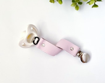 Light Pink Leather Pacifier Clip / Leather Paci Clip / Pacifier Clip / Leather Pacifier Clip / New Baby Gifts / Pacifier Clips
