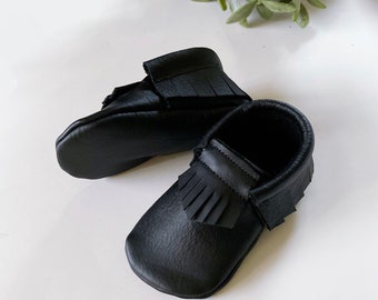 READY TO SHIP size 4/5 (4.75") Black Leather Baby Moccasins, Moccs, Baby Shoes, Moccasins