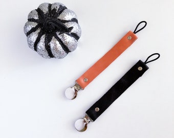 Halloween Leather Pacifier Clip Set / Leather Paci Clip / Pacifier Clip / Leather Pacifier Clip / New Baby Gifts / Pacifier Clips / Leather
