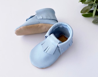 Baby Blue Leather Newborn Moccasins, Blue Crib Shoes, Blue Newborn Shoes, Soft sole shoes, Baby boy shoes, baby boy gift,