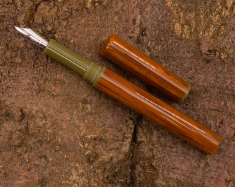 Artisan Fountain Pen in a Briar acrylic