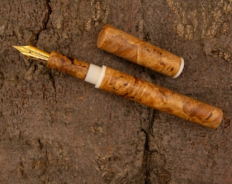 Artisan Fountain Pen in a White Oak Burl