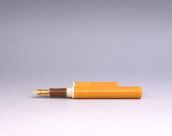 Antique Ivory Fountain Pen – Minimalist Design