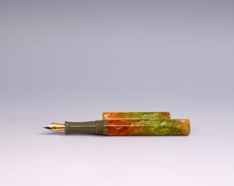 Green and Yellow Acrylic Fountain Pen – Minimalist Design
