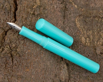 Artisan Fountain pen in Tiffany Blue