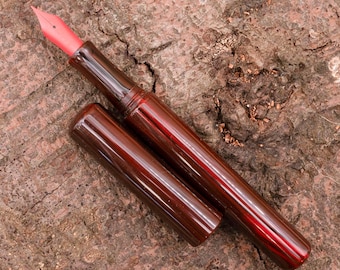 Artisan Fountain Pen in Red Sahara