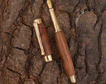 Leveche Fountain pen in Gold and Jatoba