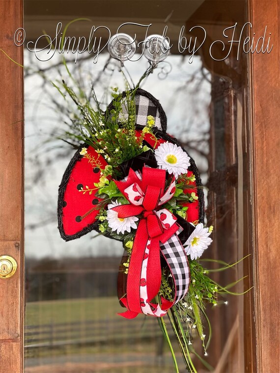 Door Hangers Spring Decor Whimsical Decor Entryway Designs Wall Hangings Gift Ideas Daisy and Ladybug Grapevine Wreath Summer Designs