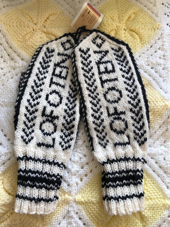 Hand knit women’s mittens LOFOTEN winter Norwegian