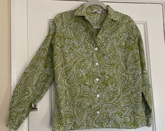 vintage 80s womens Wetherall blouse retro shirt for women vintage 90’s women’s paisley print button down blouse green white cotton blouse 12