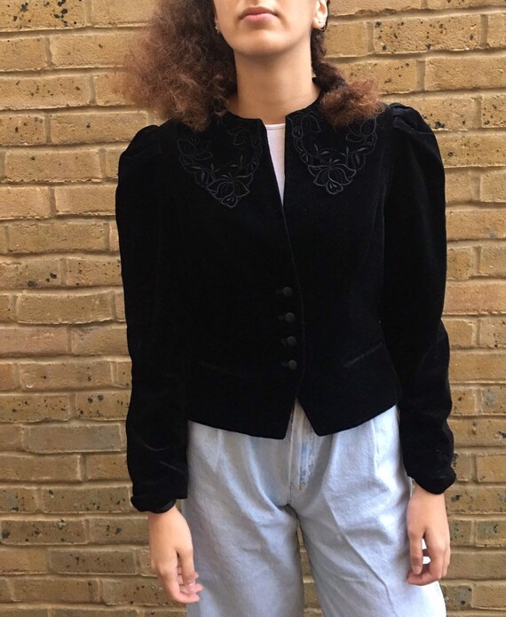 Wenger jet black 80’s jacket, women’s black velvet