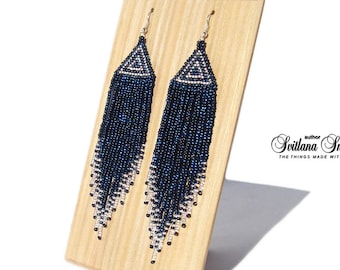 Déclaration géométrique bleu marine Boucles d'oreilles pendantes longues Boucles d'oreilles triangle franges bleu cobalt Boucles d'oreilles en verre tchèque étincelant Boucles d'oreilles perles de rocaille en argent bleu