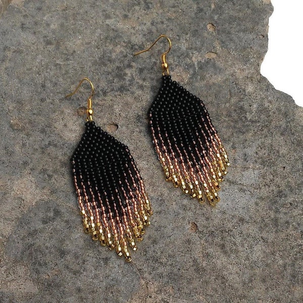 Tea Ombre Dangle Fringe Native bead earrings Black brown Statement Seed bead earrings Amber Cognac Gradient 3 inch Gold brown earrings