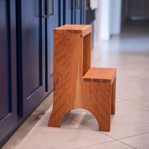Shaker Style Step Stool in Cherry