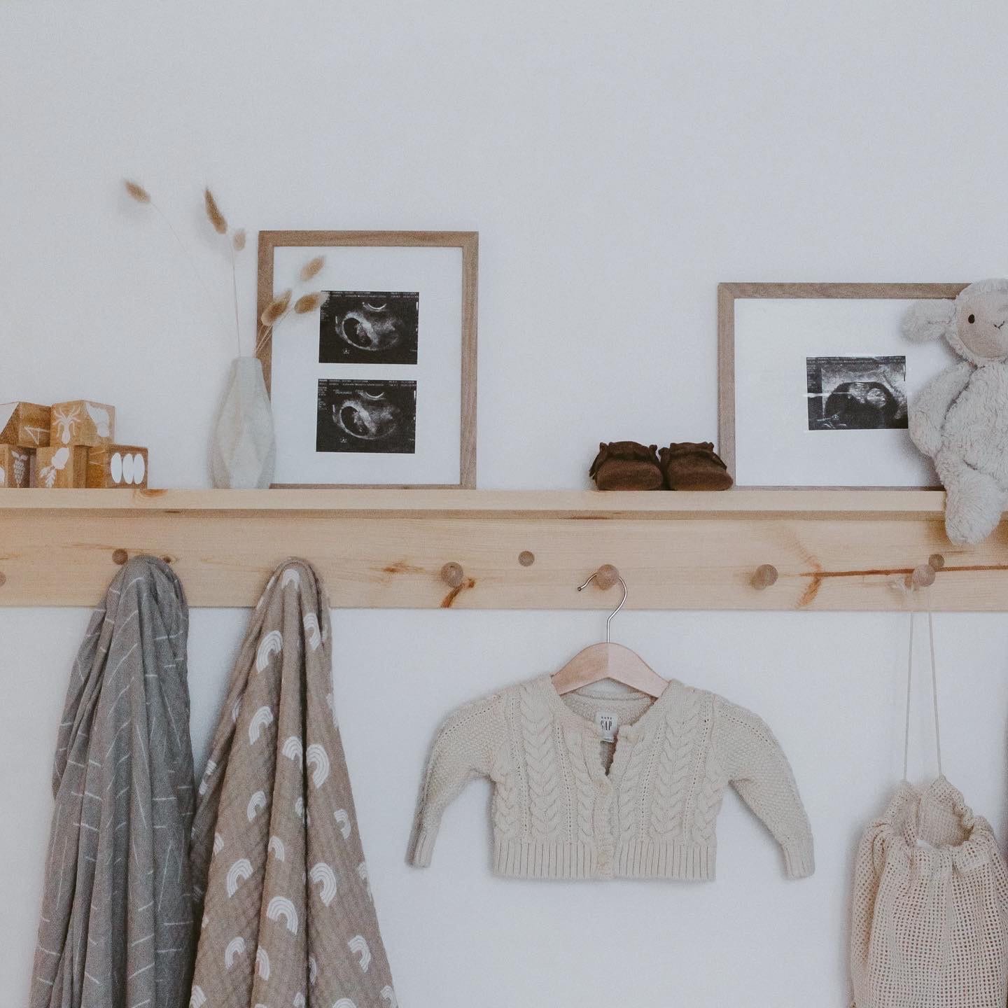 Shelf with hooks towel rack Kitchen decor Wooden peg rail wooden peg rack coat rack entryway decor minimalist shaker peg
