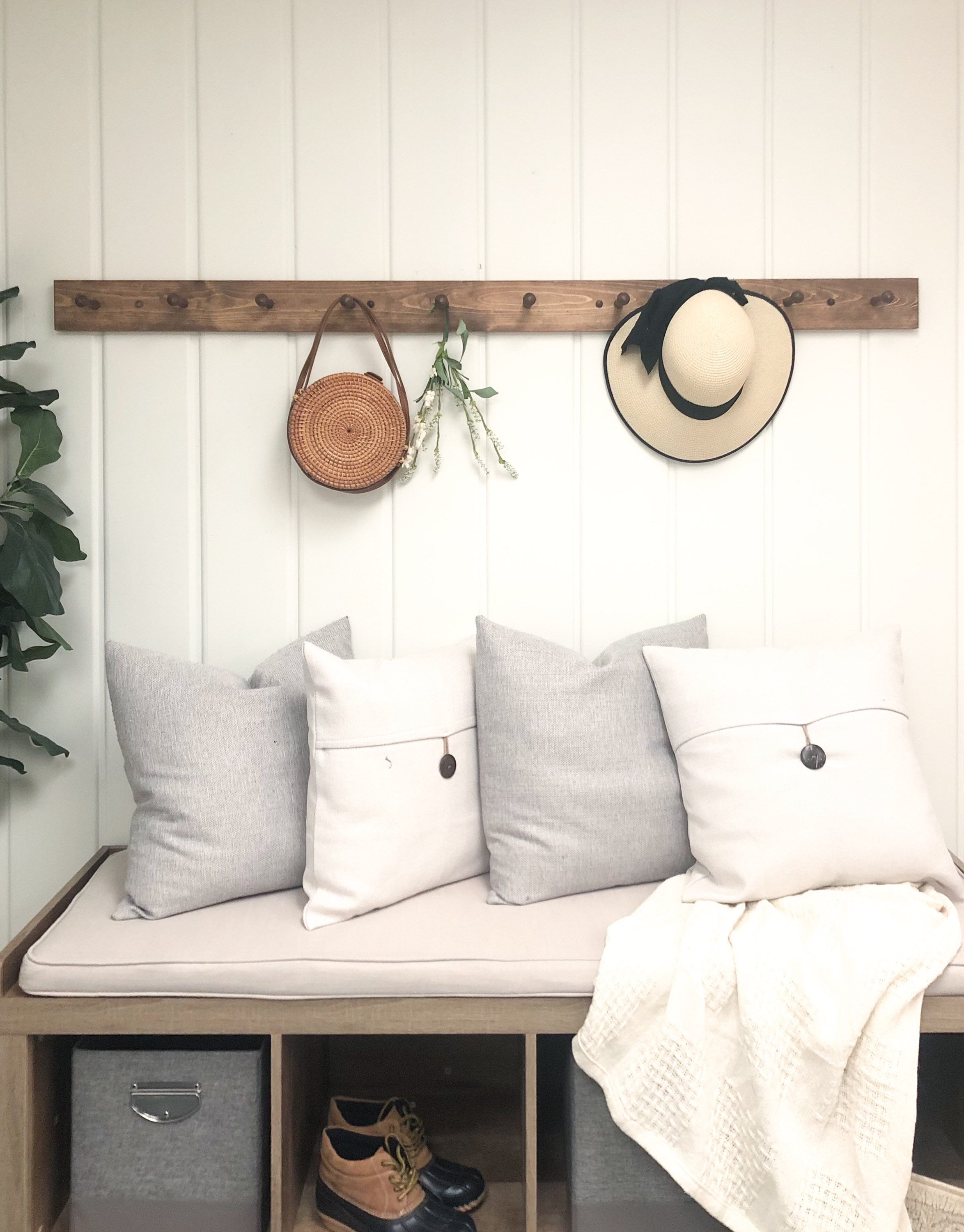 Stylish and Functional DIY Shaker Peg Rail Entryway Hooks