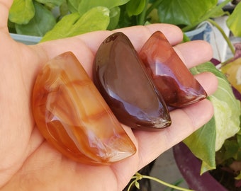 Red Agate Moon Carvings, Red Agate Moons, Agate Moons, Witchcraft Supplies, Red Agate Stones, Red Agate, Crystal Healing, Red Moons