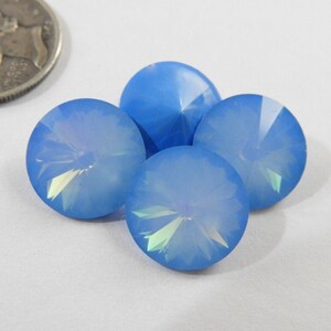 Opale bleue de Birmanie UNF (12 mm) Swarovski 1122 Rivoli Stones