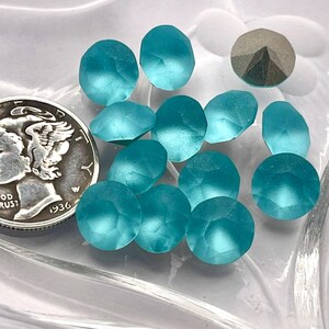 Light Turquoise Matt F (39ss-8 mm) Swarovski 1088 XIRius Chaton Strasssteine