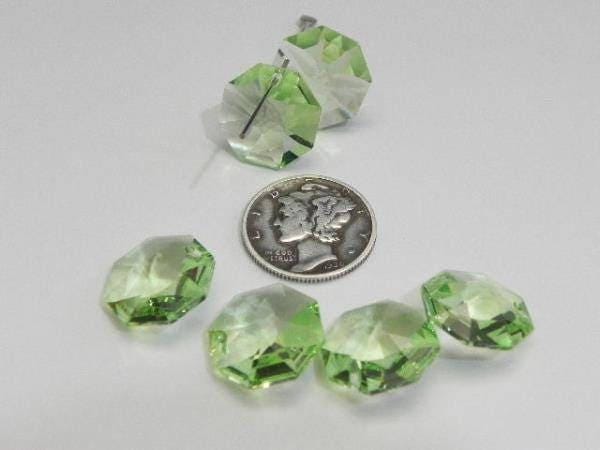 ライトペリドット（14mm）希少スワロフスキーアート8115オクタゴン 