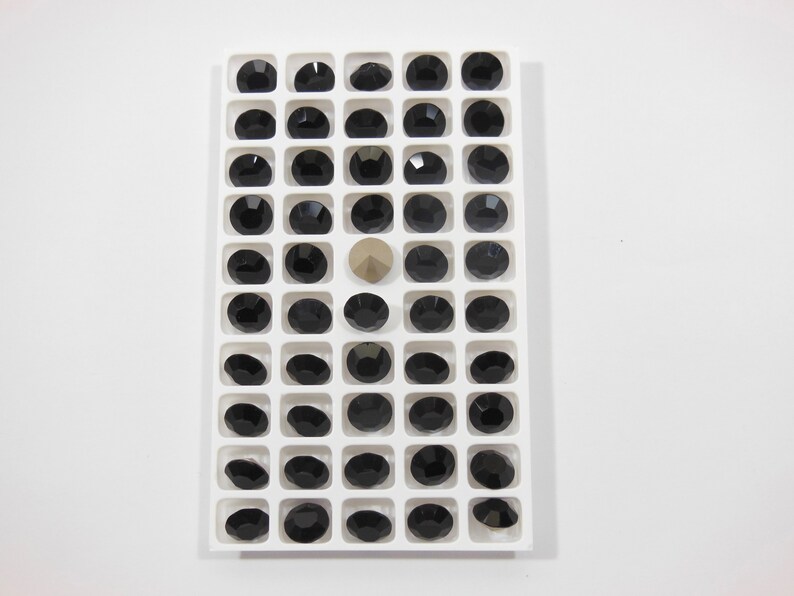 3 or 6 pieces Preciosa Chaton Rhinestones Jet F 47ss-10mm