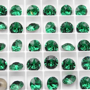 Majestic Green F (39ss-8mm) Swarovski 1088 XIRIUS Chaton Rhinestones
