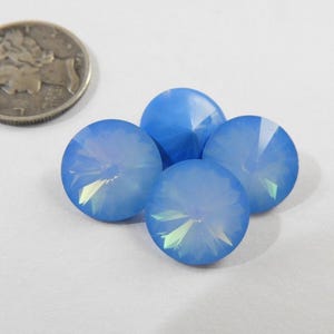 Burmese Blue Opal UNF (12 mm) Swarovski 1122 Rivoli Steine