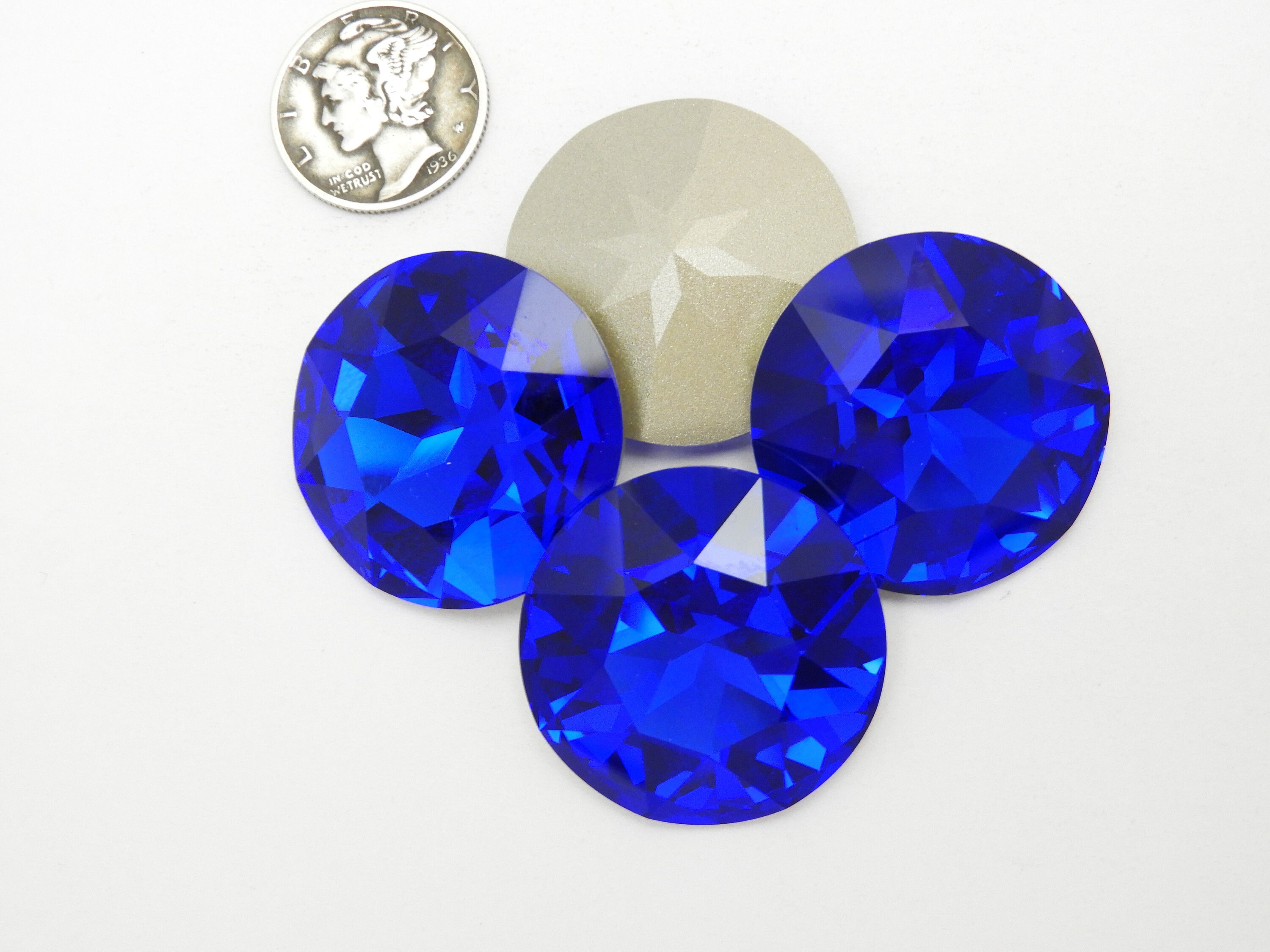 Majestic Blue F (27mm) Swarovski 1201 Dentelle Rivoli Stones