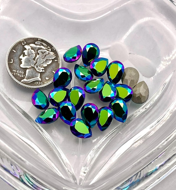 Scarabaeus Green F (8x6mm) Swarovski 4320 Pear Shape Fancy Stones