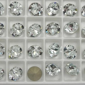 Light Azore F (39ss-8mm) Swarovski 1088 XIRIUS Chaton Rhinestones