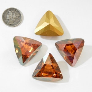 Chili Pepper GF (23mm) Swarovski 4727 Faceted Triangle Fancy Stone
