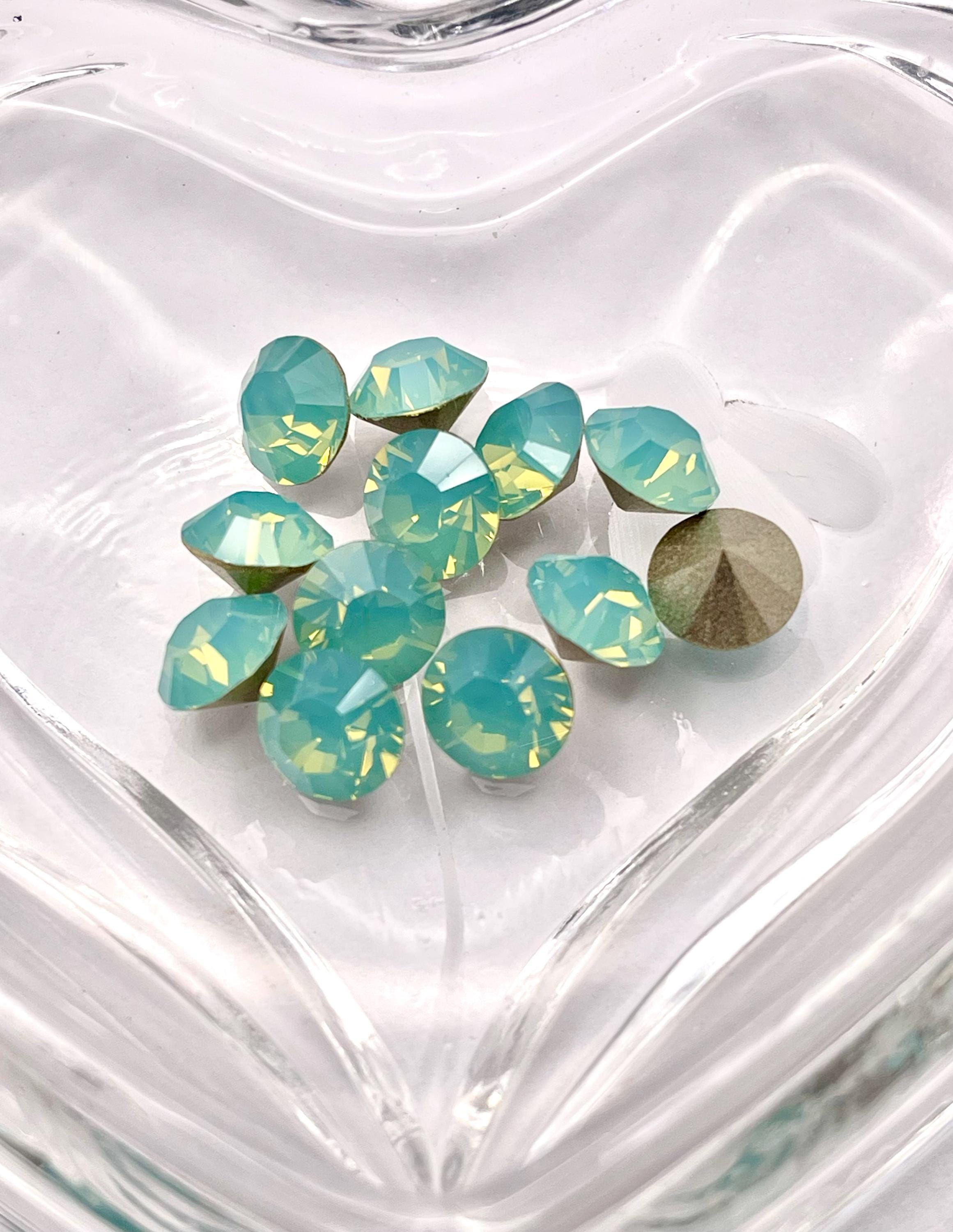 Pacific Opal F (39ss - 8mm) Vintage Swarovski 1028 Chaton