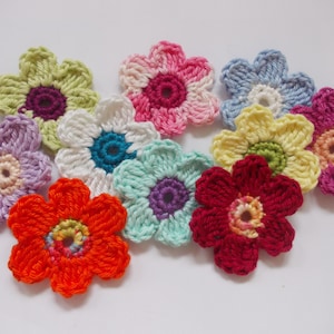 10 colorful crochet flowers - approx. 4.5 cm tall