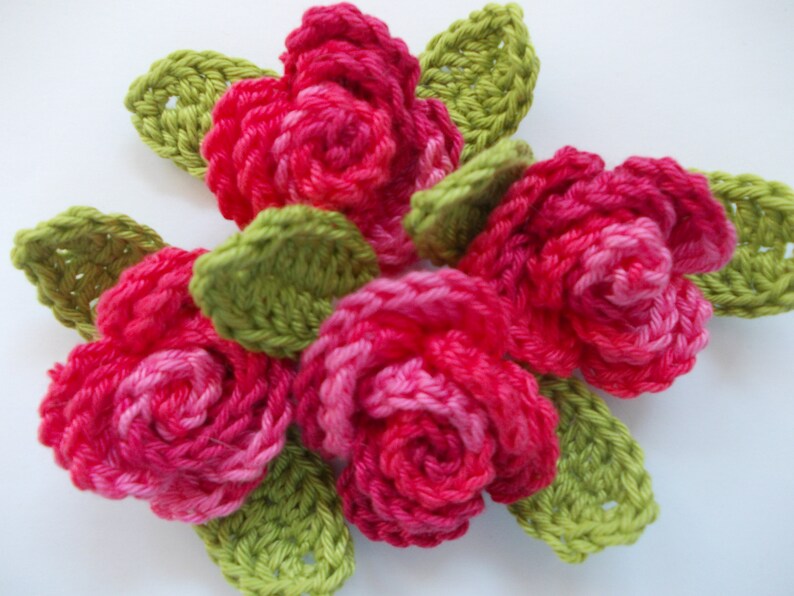 crocheted roses with leaves catalin image 1