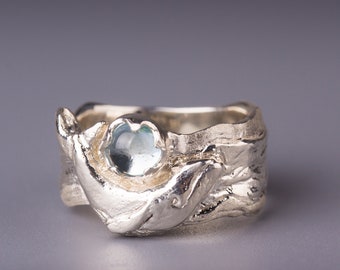 Whale ring, Sterling silver blue topaz ring, Sea animal ring, Ocean ring, Humpback whale, Statement Ocean Jewelry Gift, Nautical ring