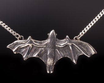 Collar de murciélago en plata de ley, murciélago gótico, colgante de murciélago grande, collar de Halloween, arte murciélago