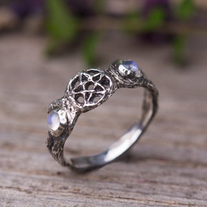 Triple Moon Ring Rainbow Moonstone Sterling Silver Ring Witch Ring Moon Phase Ring Pentagram Ring Witchcraft Jewelry Magick Nature Jewelry
