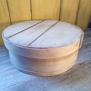 Vintage Painted Cheese Box: Large Bend Wood Pantry Decor (15&quot; x 5.5&quot;)
