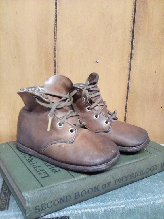 Vintage Shoes / Vintage Leather Boys High Top Sho… - image 10