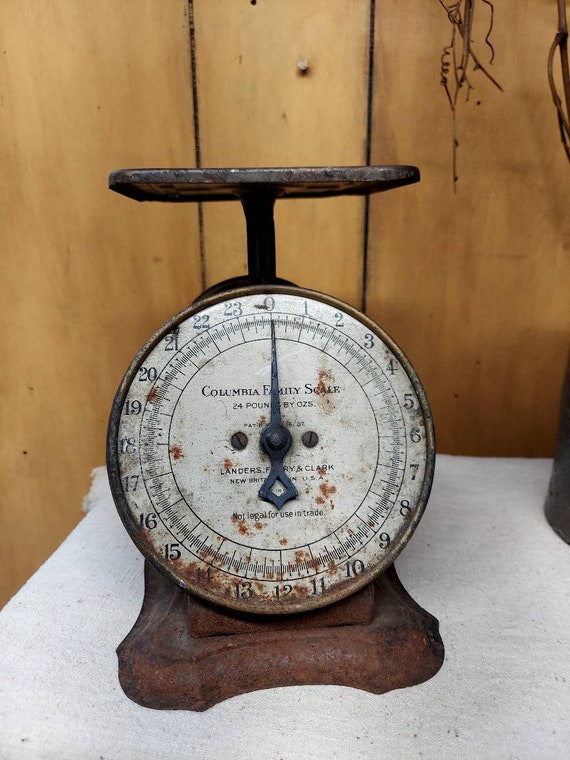 Antique Columbia Family Scale: 1907 Landers, Frary & Clark, Rusty