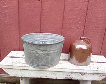 Galvanized Tub / Vintage Galvanized Metal Tub / Large Bucket With Handle / Vintage Galvanized Metal Tub / Primitive-Farmhouse Galvanized Tub