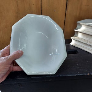 Vegetable Dish / Ironstone Vegetable  Dish by Johnson Brothers Made in England / Vintage Ironstone Heritage Pattern White Vegetable Dish