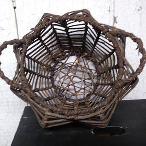 Handmade Vine Rib Melon Basket: Vintage Farmhouse Decor