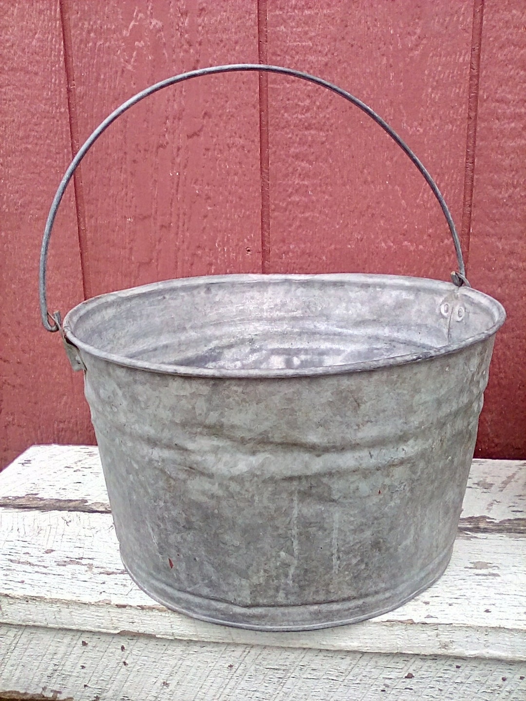 Galvanized Tub / Vintage Galvanized Metal Tub / Large Bucket With